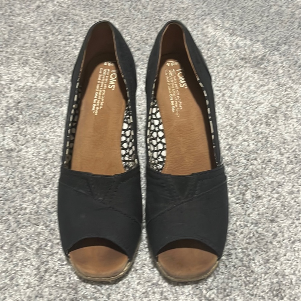 Women’s TOMs Cork Wedges size 9.5